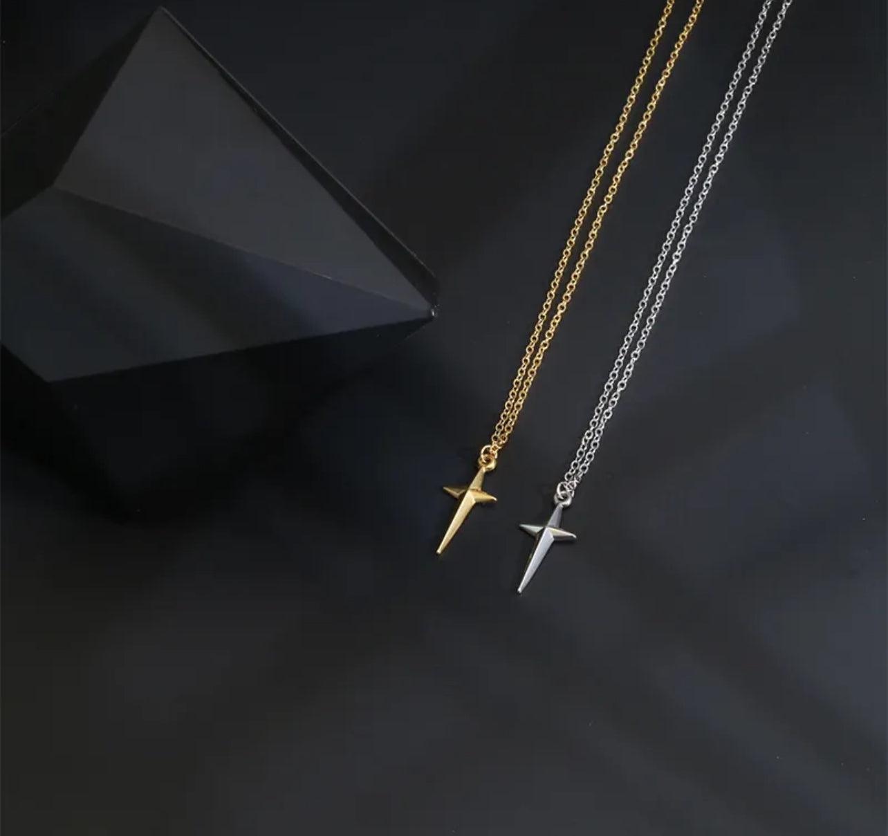 North Star dainty necklace